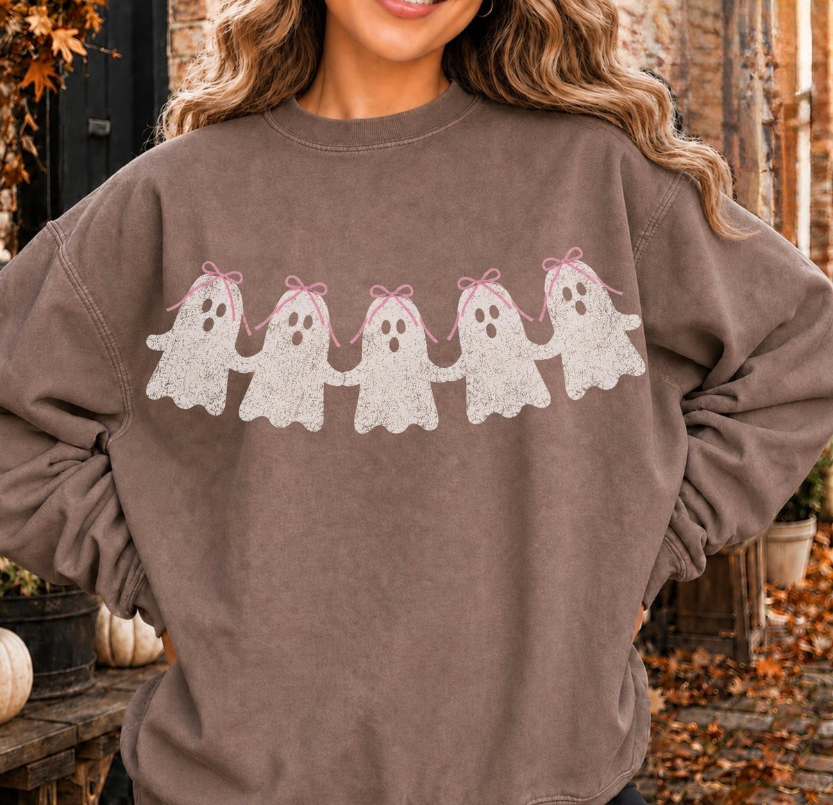 Cute Ghosts Graphic Tee, Halloween Ghost Distressed Style Crewneck Sweatshirt